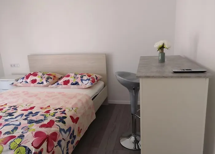 Dzeki Διαμέρισμα Σπλιτ